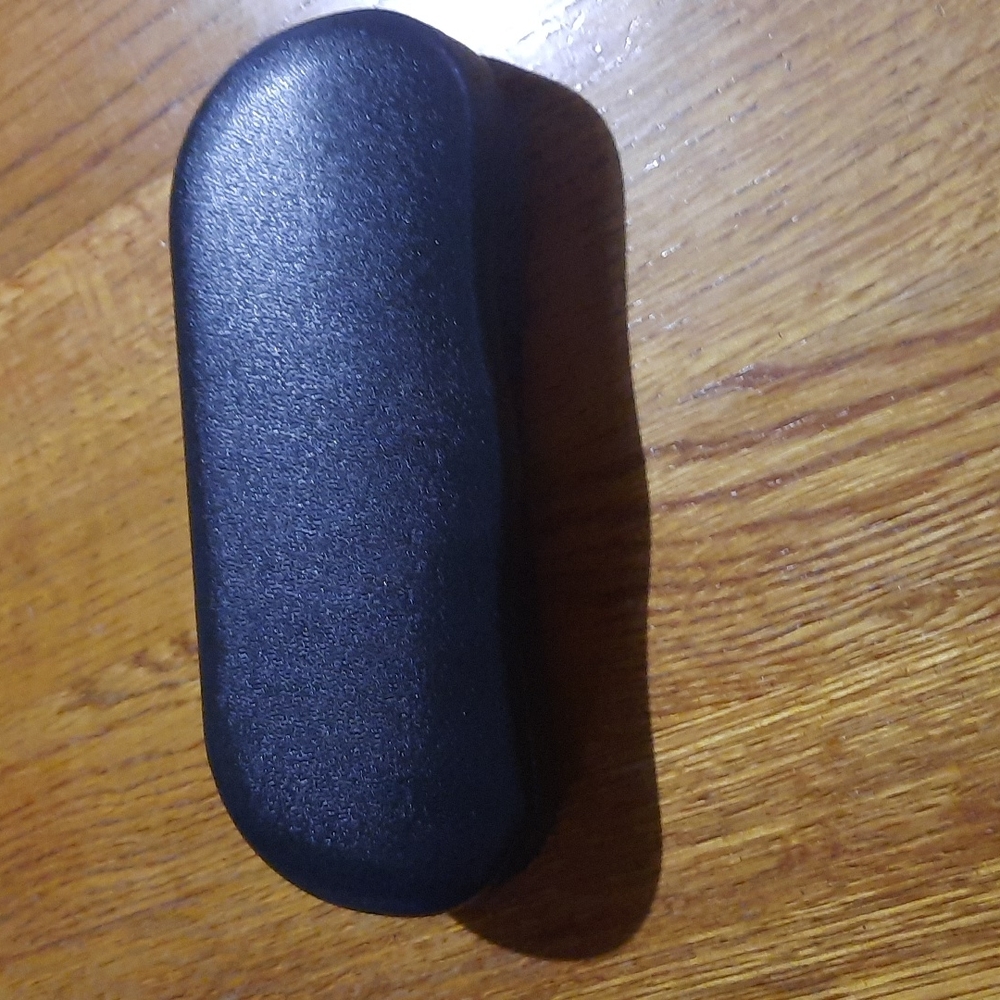 Hard shell eyeglass case